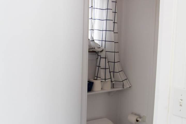 Room 10 of 13