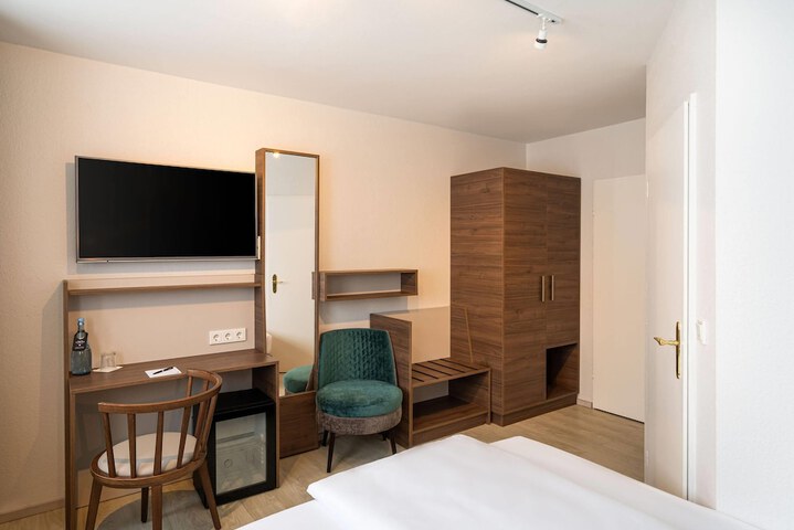 Room 7 of 30