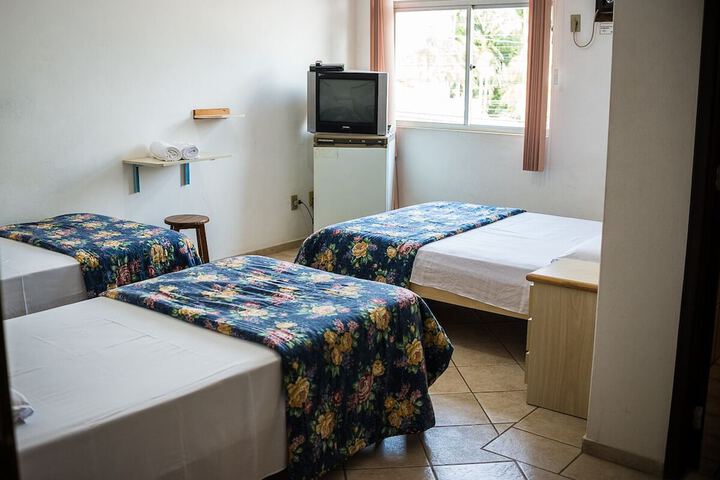 Room 9 of 12