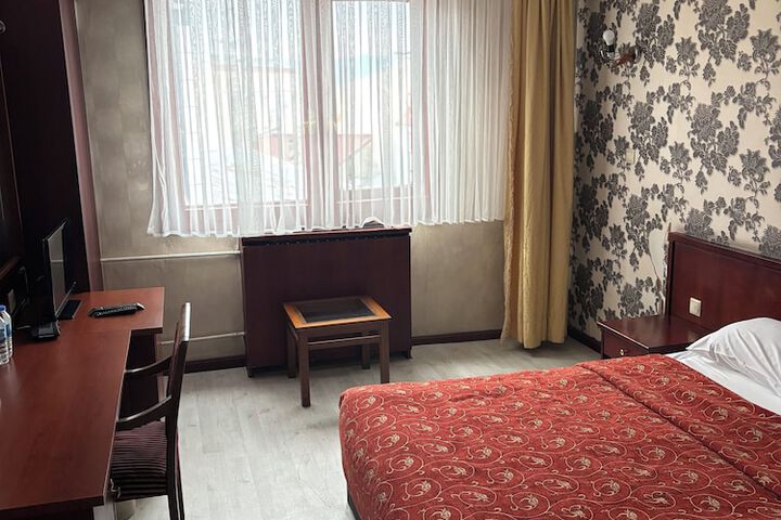 Room 5 of 19
