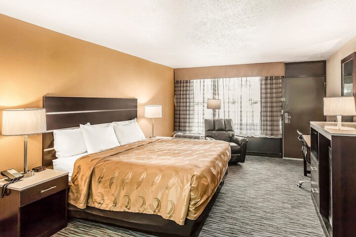 1 King Bed (1 of 9)