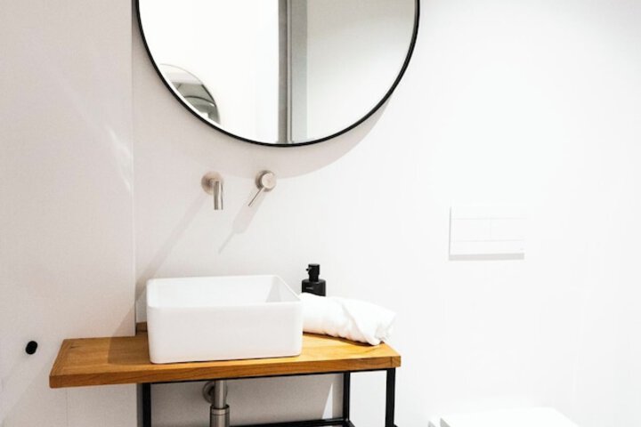 Room 13 of 28