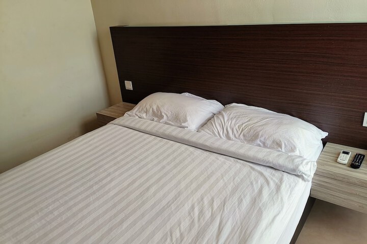 Room 27 of 62