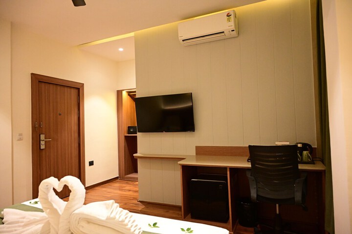 Room 15 of 48