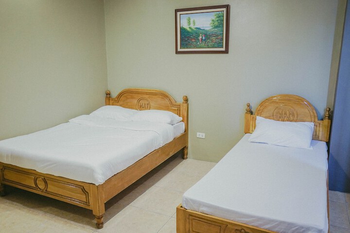 Room 14 of 33