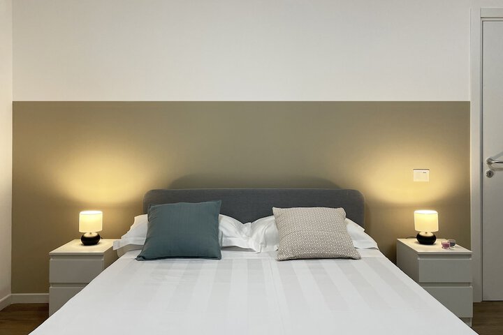 Room 8 of 28