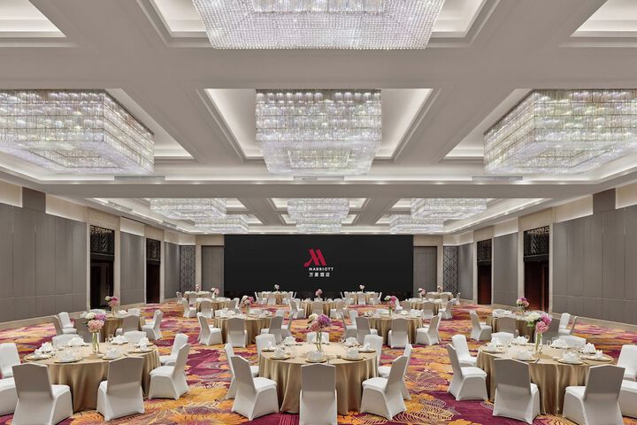 Ballroom/Hall 43 of 52