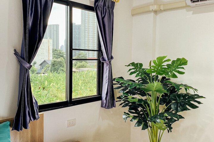 Room 4 of 36