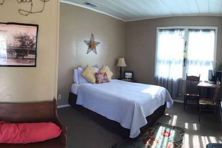 Room 7 of 16