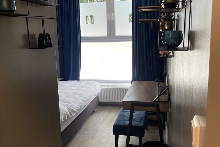 Room 27 of 63