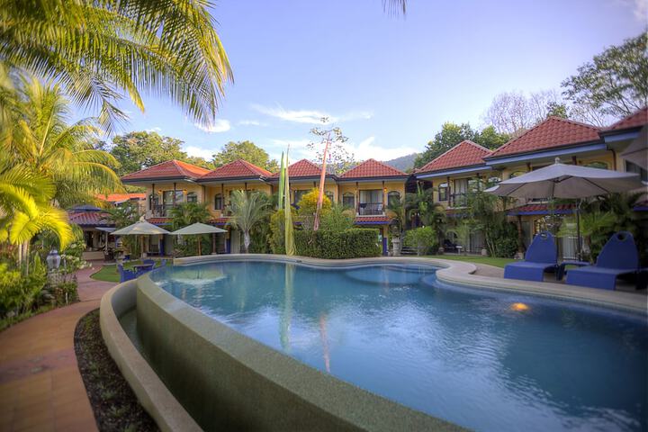 Hotel Pool