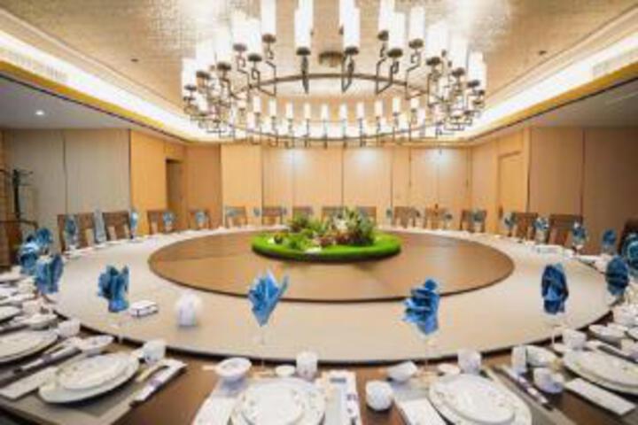 Dining 11 of 23