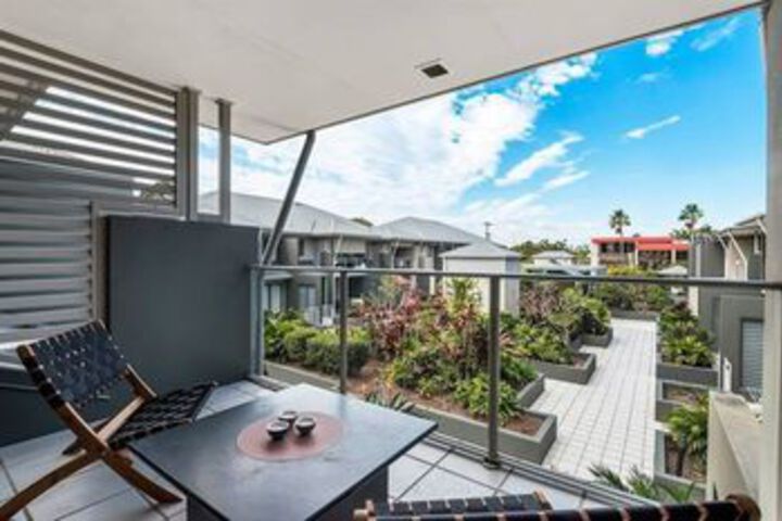 Terrace/Patio 2 of 25