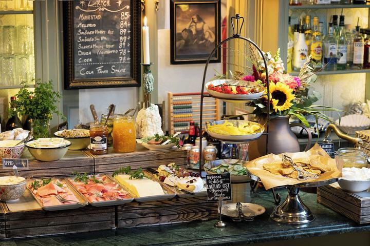 Breakfast/Coffee Service 73 of 97