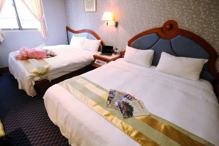 Room 8 of 32