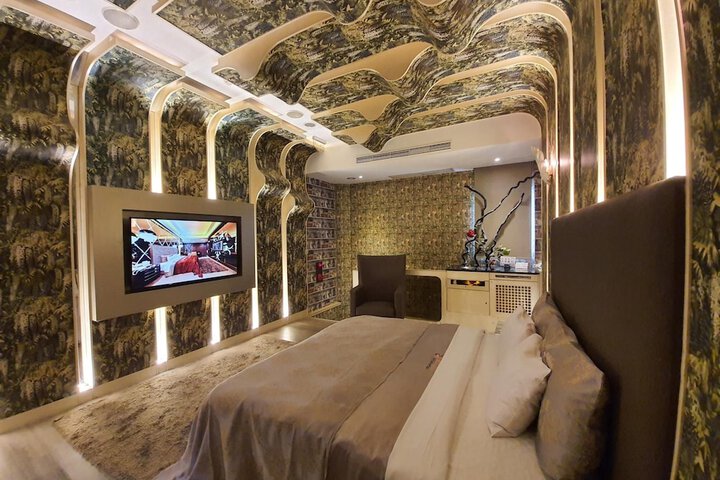 Room 14 of 63