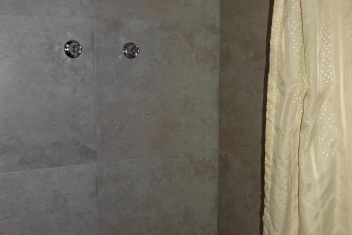 Room 8 of 13