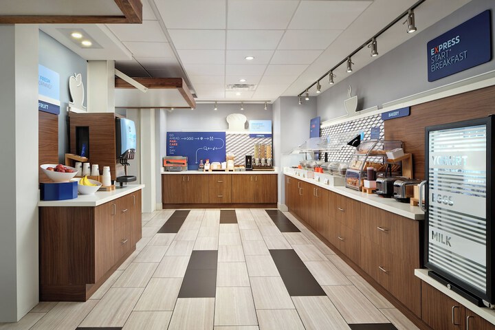 Breakfast/Coffee Service 26 of 31