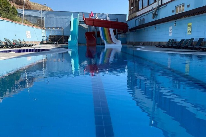 Pool 45 of 68