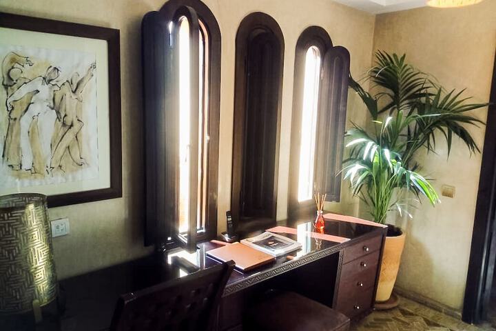 Room 27 of 65