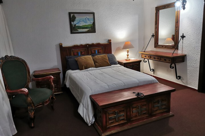 Room 5 of 33
