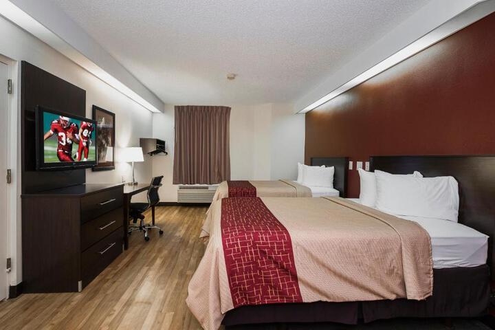 2 Double Beds (12 of 14)