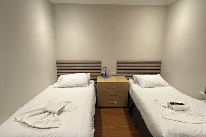 Room 11 of 38