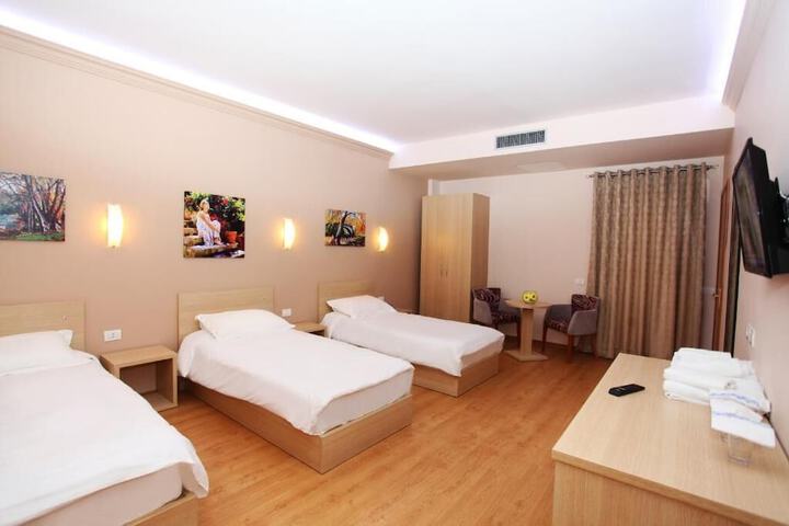 Room 16 of 71