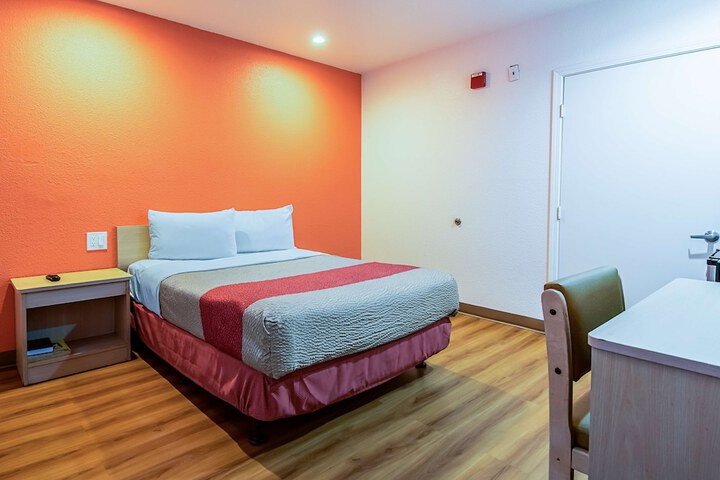 Room 16 of 30