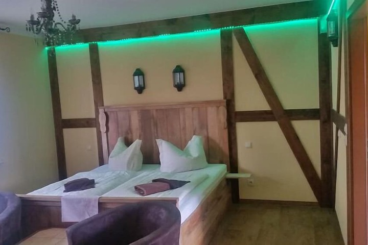 Room 12 of 64
