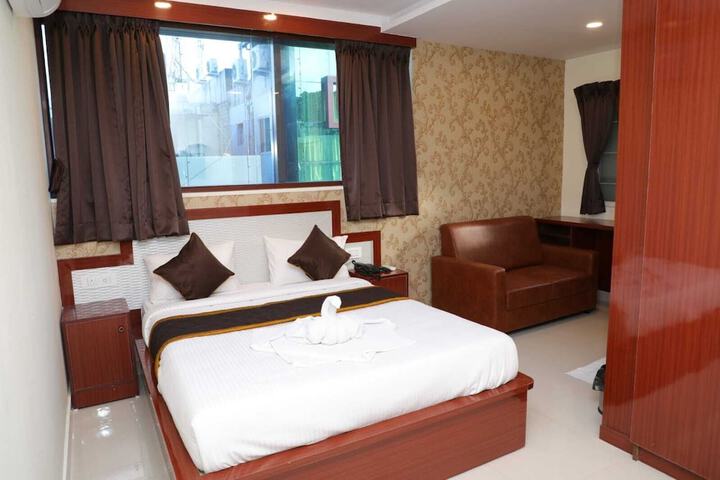 Room 8 of 26