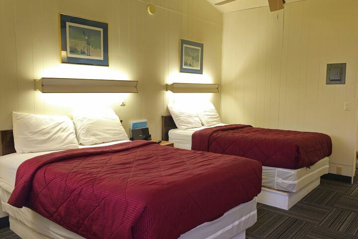 Standard Room, King or Two Doubles (1 of 17)
