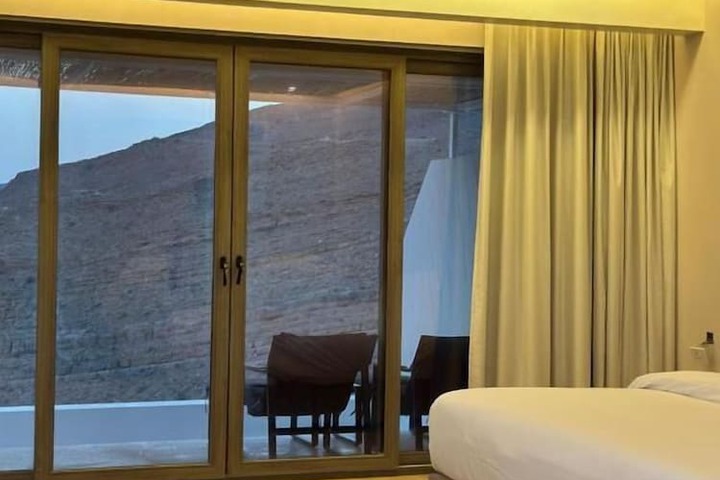 Room 3 of 49