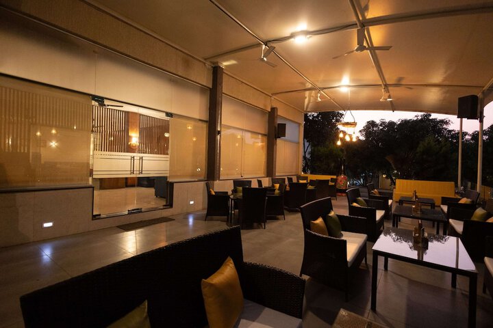 Lounge 45 of 58