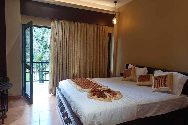 Room 8 of 25