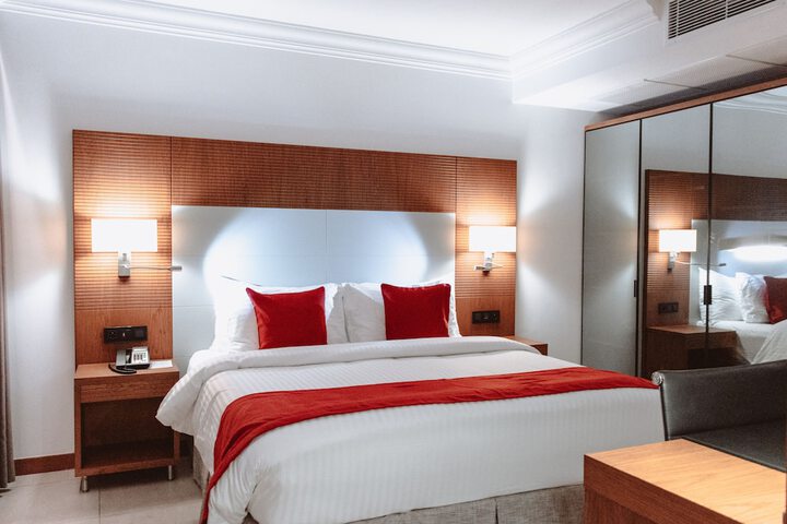 Room 42 of 117