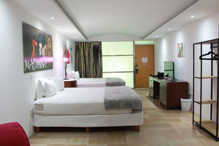 Room 11 of 39