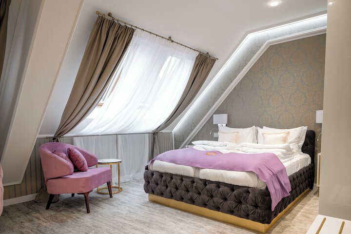 Room 33 of 101