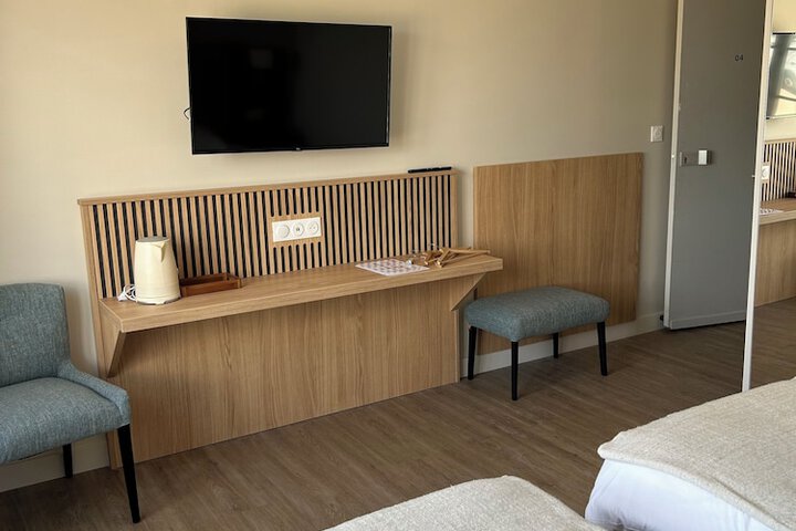 Room 8 of 25