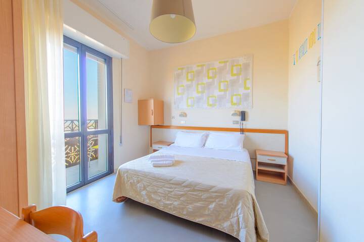 Room 16 of 46