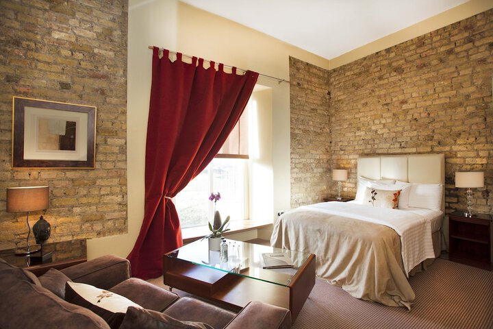 Room 10 of 21