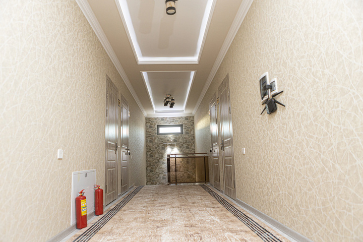 Room 5 of 8