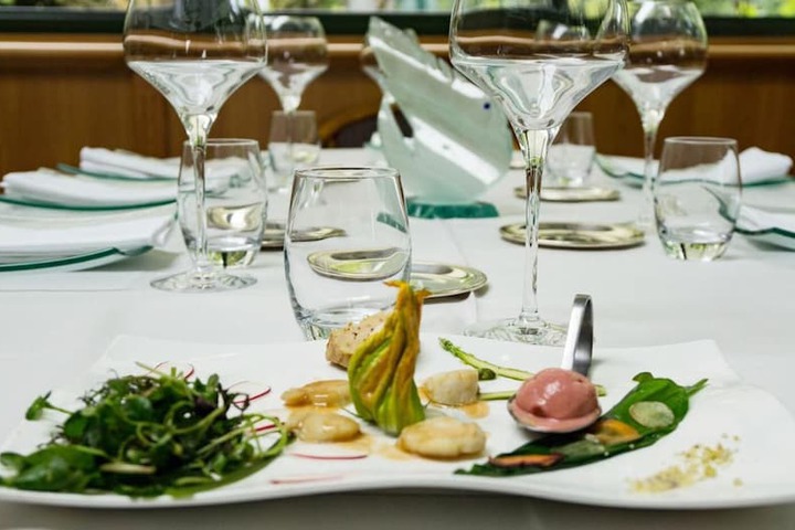 Dining 56 of 73