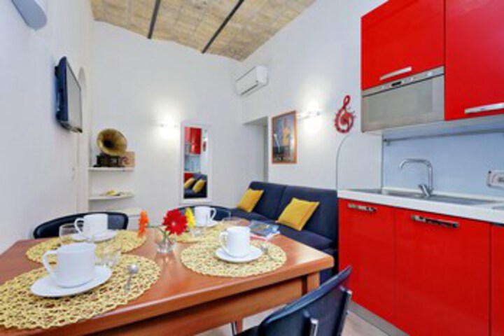 Room 15 of 32
