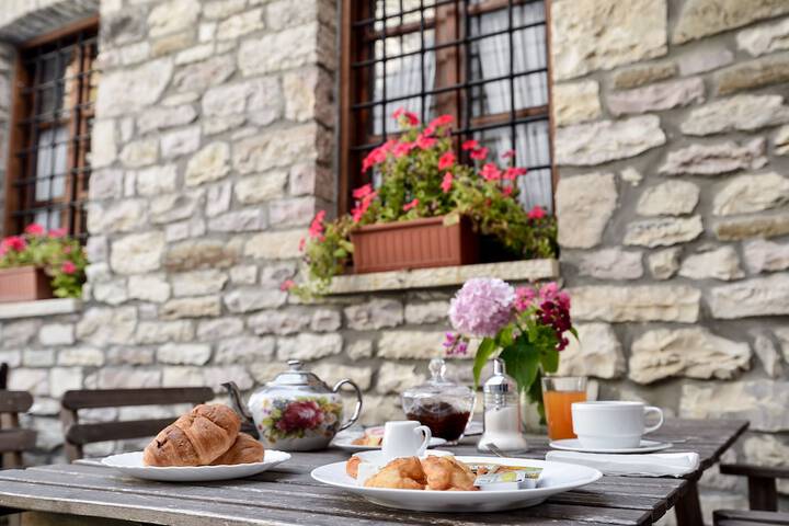 Breakfast/Coffee Service 46 of 53