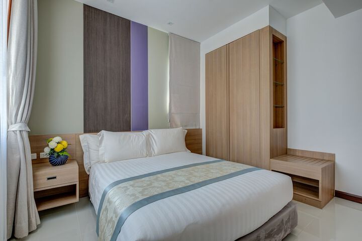 Room 14 of 106
