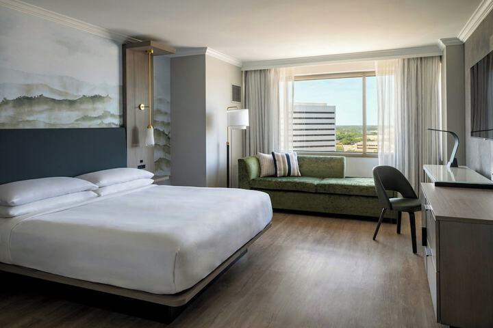 Room 4 of 33