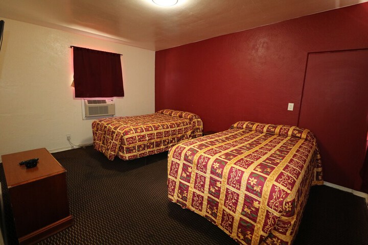 Room 17 of 38