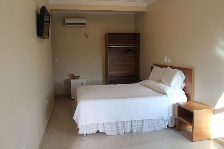 Room 3 of 25