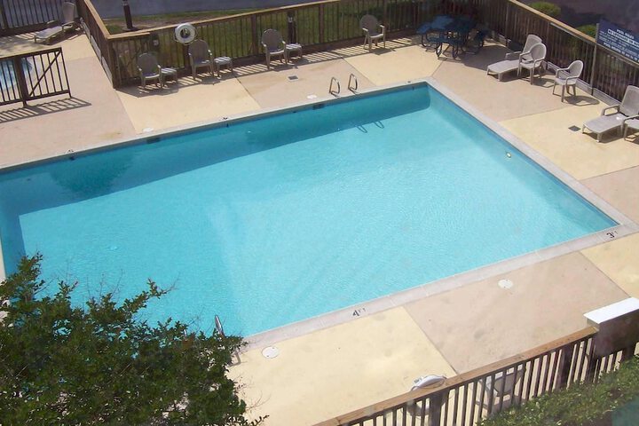 Hotel with Pool